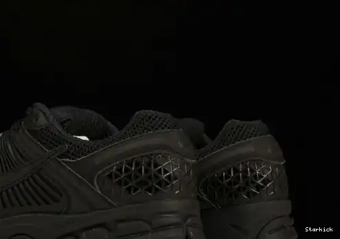 VOMERO NIKE ZOOM (2023) 5 Triple Black BV1358-003 0609